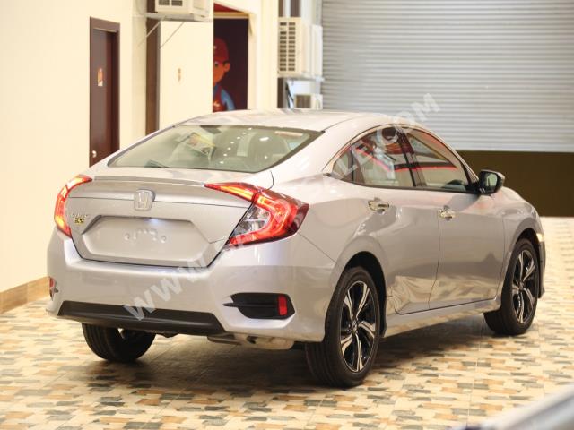 2018 هوندا سيفيك إل إكس - أي