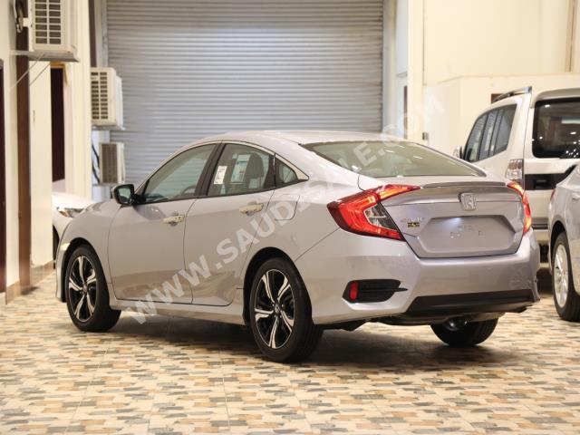 2018 هوندا سيفيك إل إكس - أي