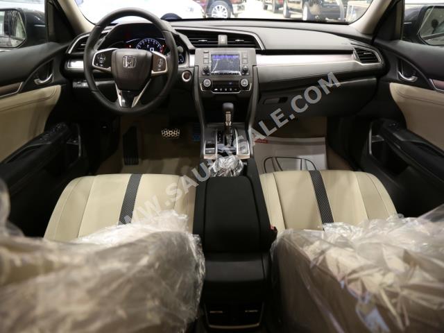 2018 هوندا سيفيك إل إكس - أي