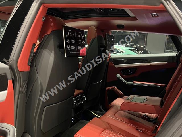 2023 لمبرجيني اوروس