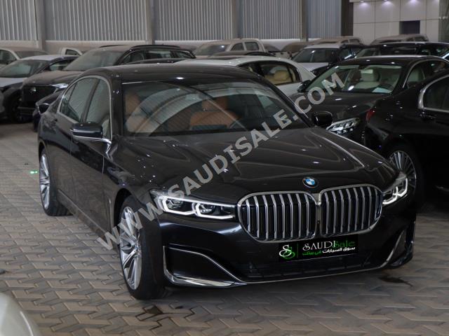 2020 بي ام دبليو الفئة السابعة 730 إل أي