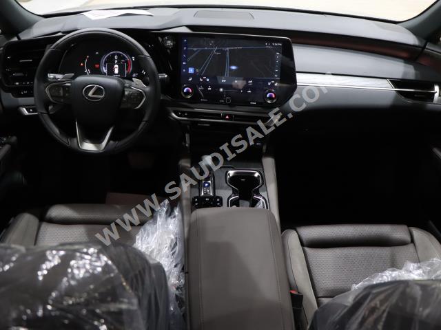 2023 لكزس أر إكس 350