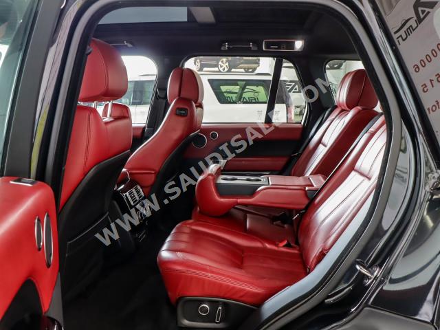 2017 لاند روفر رينج روفر فوج