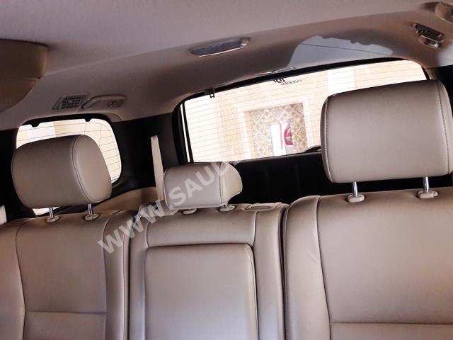 2013 تويوتا سكويا ليمتد