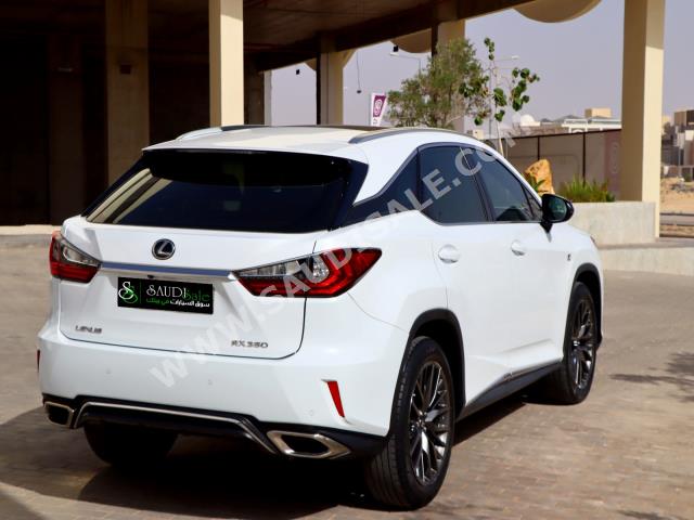 2017 لكزس أر إكس 350 إف