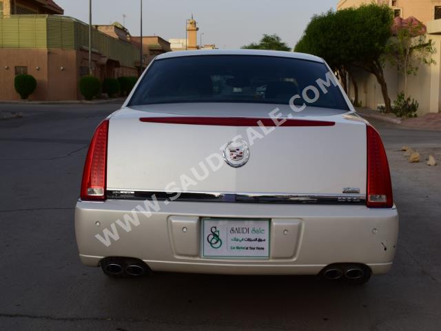 2010 كاديلاك دي تي اس