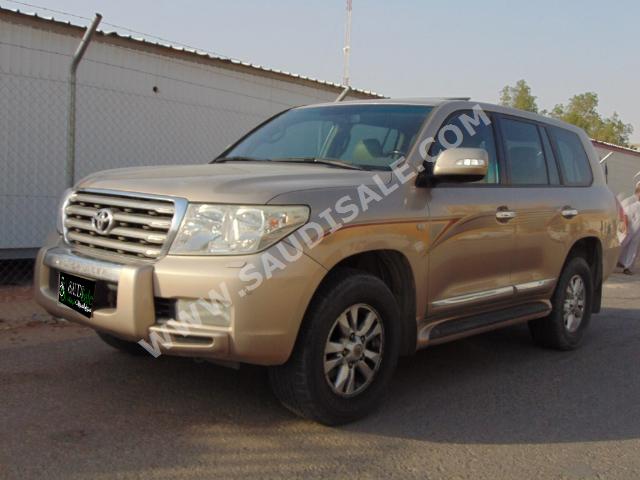 2010 تويوتا لاند كروزر جي اكس ار
