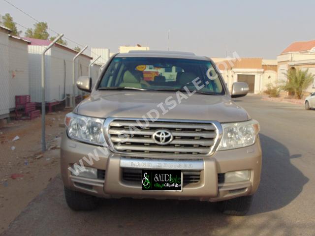 2010 تويوتا لاند كروزر جي اكس ار