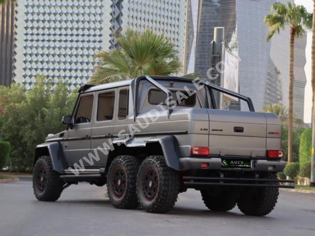 2016 مرسيدس - بنز جي 63 أي إم جي 6×6