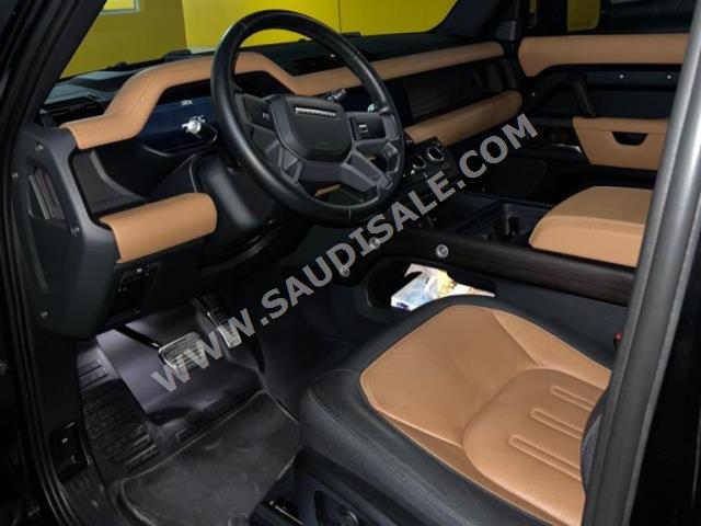 2021 لاند روفر ديفيندر اكس