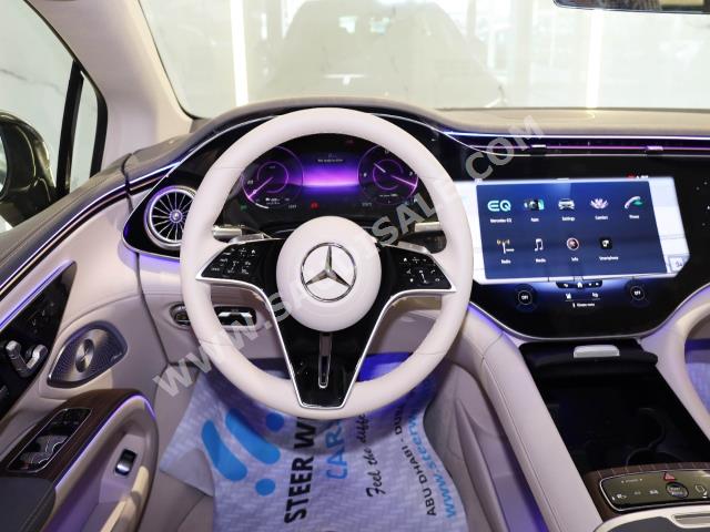 2022 مرسيدس - بنز إي كيو إس 580