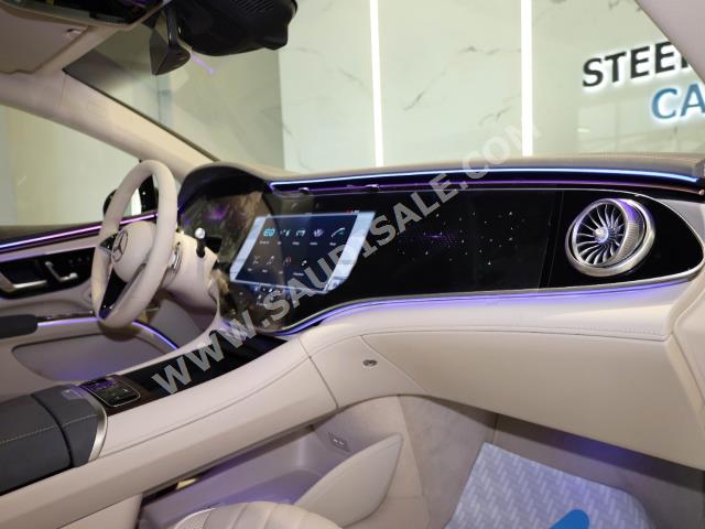 2022 مرسيدس - بنز إي كيو إس 580