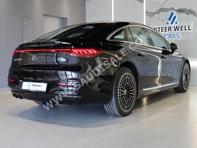 2022 مرسيدس - بنز إي كيو إس 580