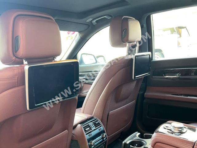 2015 بي ام دبليو الفئة السابعة 740 إل أي