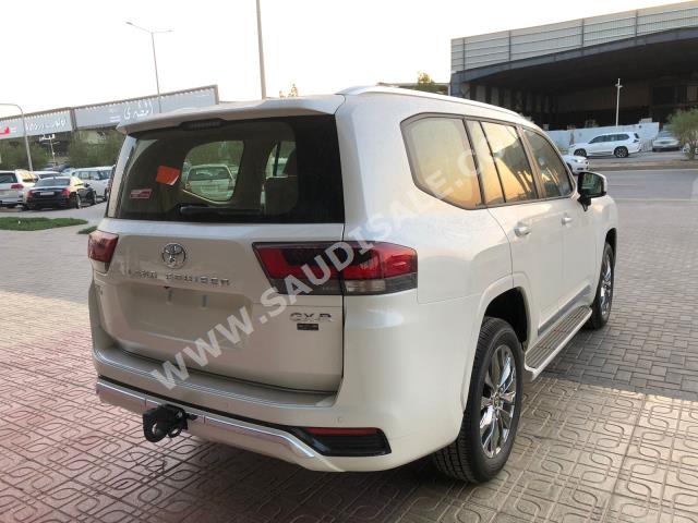 2023 تويوتا لاند كروزر جي اكس ار