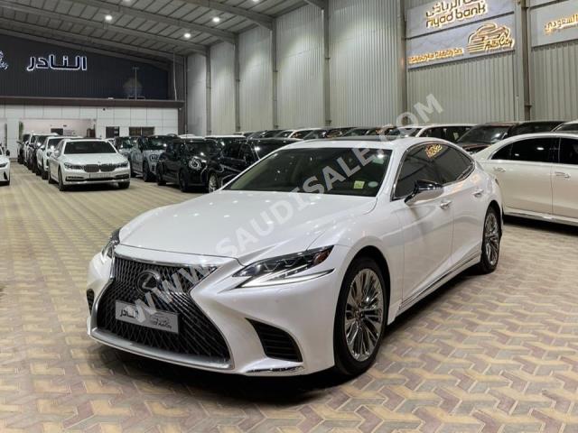 2018 لكزس إل إس 500