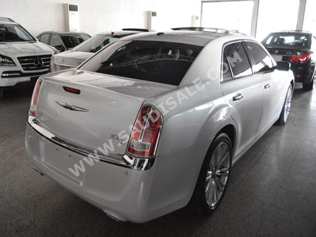 2011 كرايسلر 300 هيمى