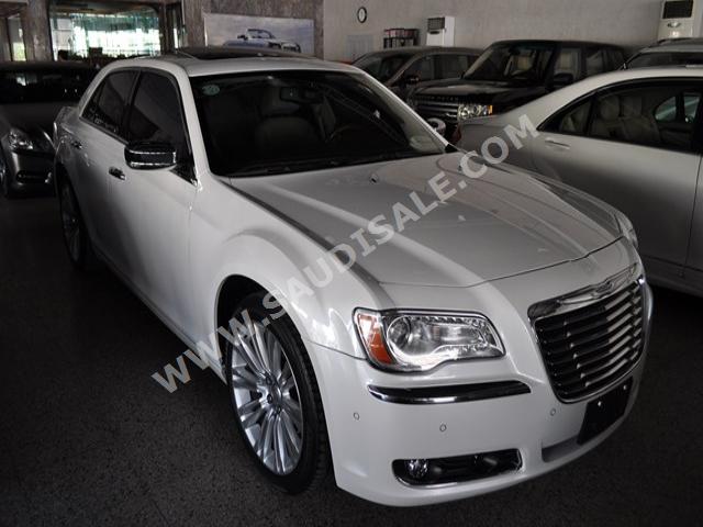 2011 كرايسلر 300 هيمى