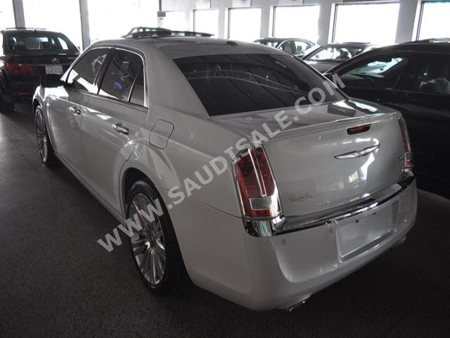 2011 كرايسلر 300 هيمى