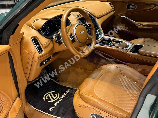 2021 استون مارتن دي بي اكس