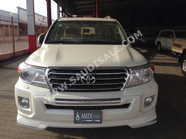 2013 Toyota Land Cruiser GXR
