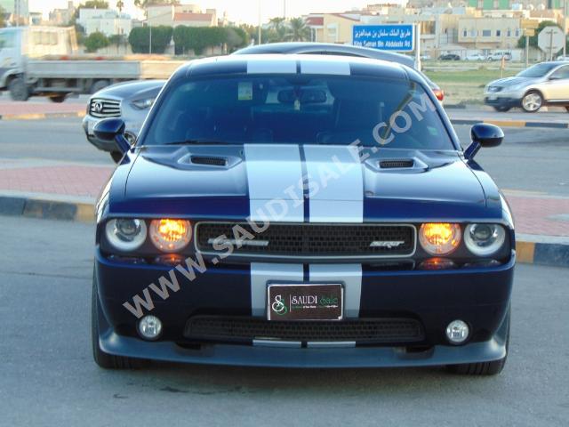 2013 دودج تشالنجر اس ار تي 8