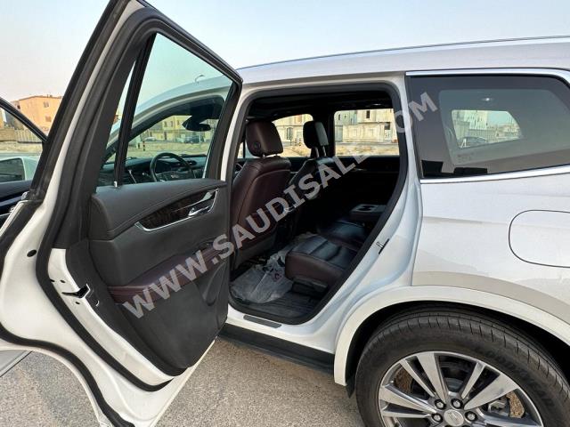 2020 كاديلاك اكس تي 6