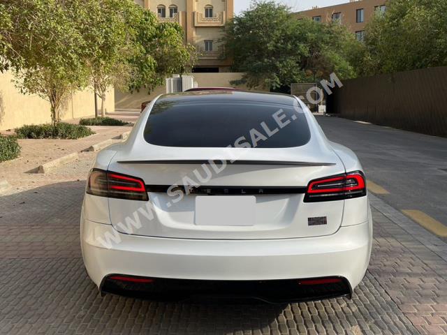 2023 تيسلا اس بليد