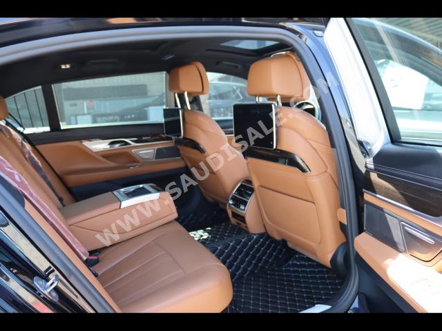 2020 بي ام دبليو الفئة السابعة 730 إل أي