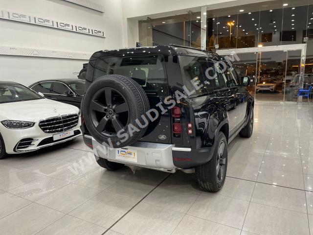 2023 لاند روفر ديفيندر اس اي