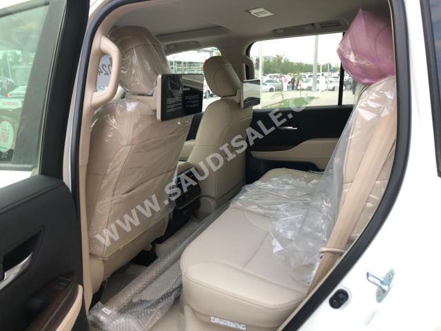 2024 تويوتا لاند كروزر جي اكس ار4