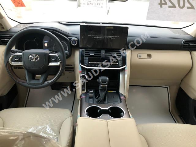 2024 تويوتا لاند كروزر جي اكس ار4