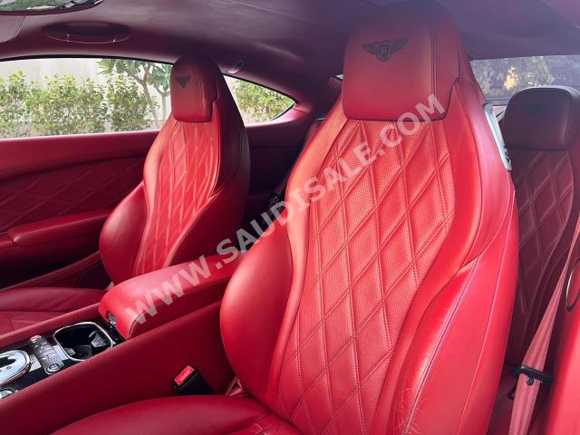 2015 بنتلي جي تي في 8 اس