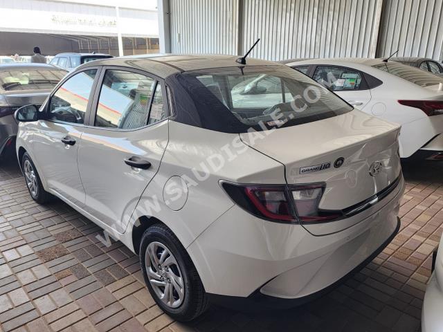 2023 هيونداي اي 10