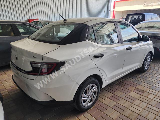 2023 هيونداي اي 10