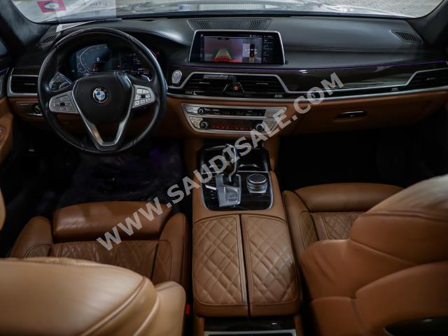 2020 بي ام دبليو الفئة السابعة 740 إل أي