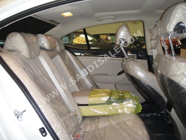 2015 كيا كادينزا