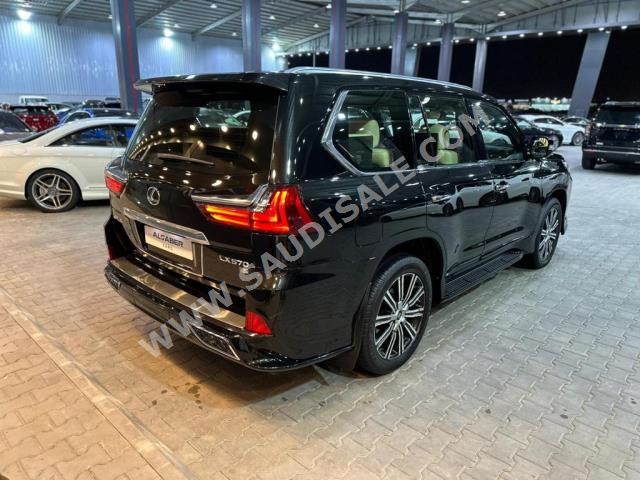 2018 لكزس إل إكس 570