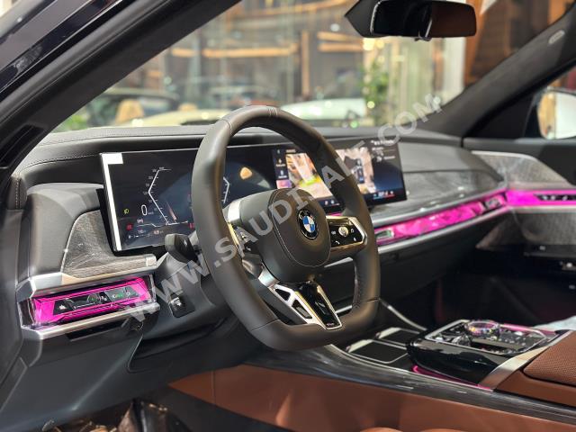 2024 بي ام دبليو الفئة السابعة 740 إل أي