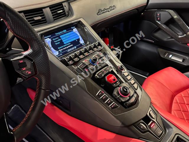 2018 لمبرجيني افنتادور اس