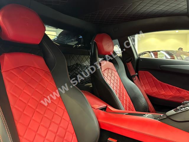 2018 لمبرجيني افنتادور اس