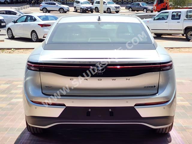 2023 تويوتا كراون
