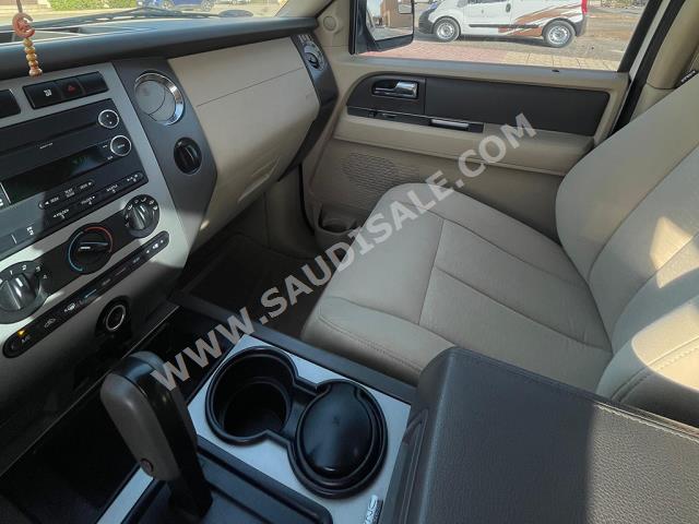 2013 فورد اكسبيديشن