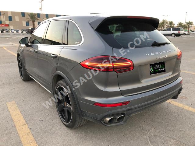 2016 بورش كايين اس