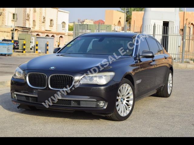 2012 بي ام دبليو الفئة السابعة 730 إل أي