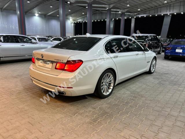 2015 بي ام دبليو الفئة السابعة 740 إل أي