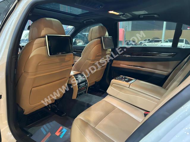 2015 بي ام دبليو الفئة السابعة 740 إل أي