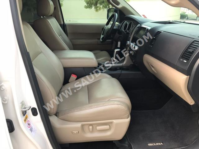 2013 تويوتا سكويا