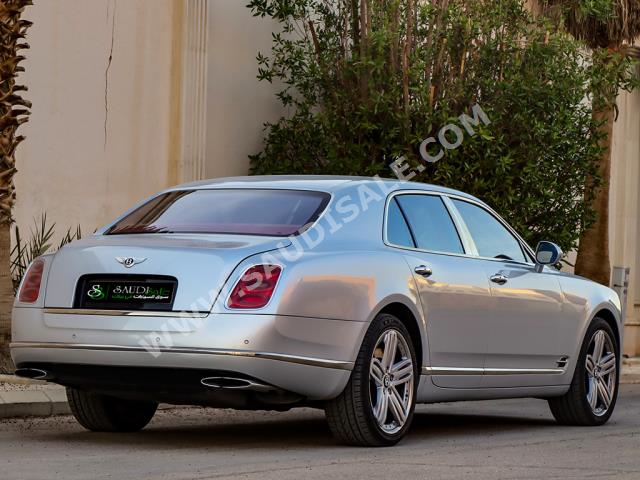 2013 بنتلي مولسان