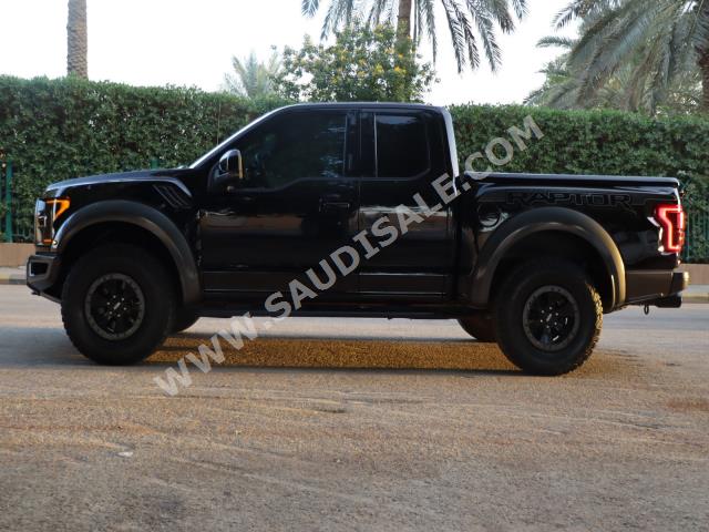 2017 فورد اف 150 رابتور